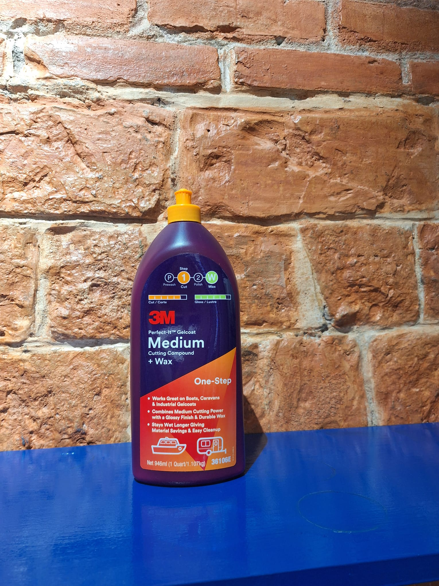 Image of 3M 946ml Gelcoat Medium Cut Compound